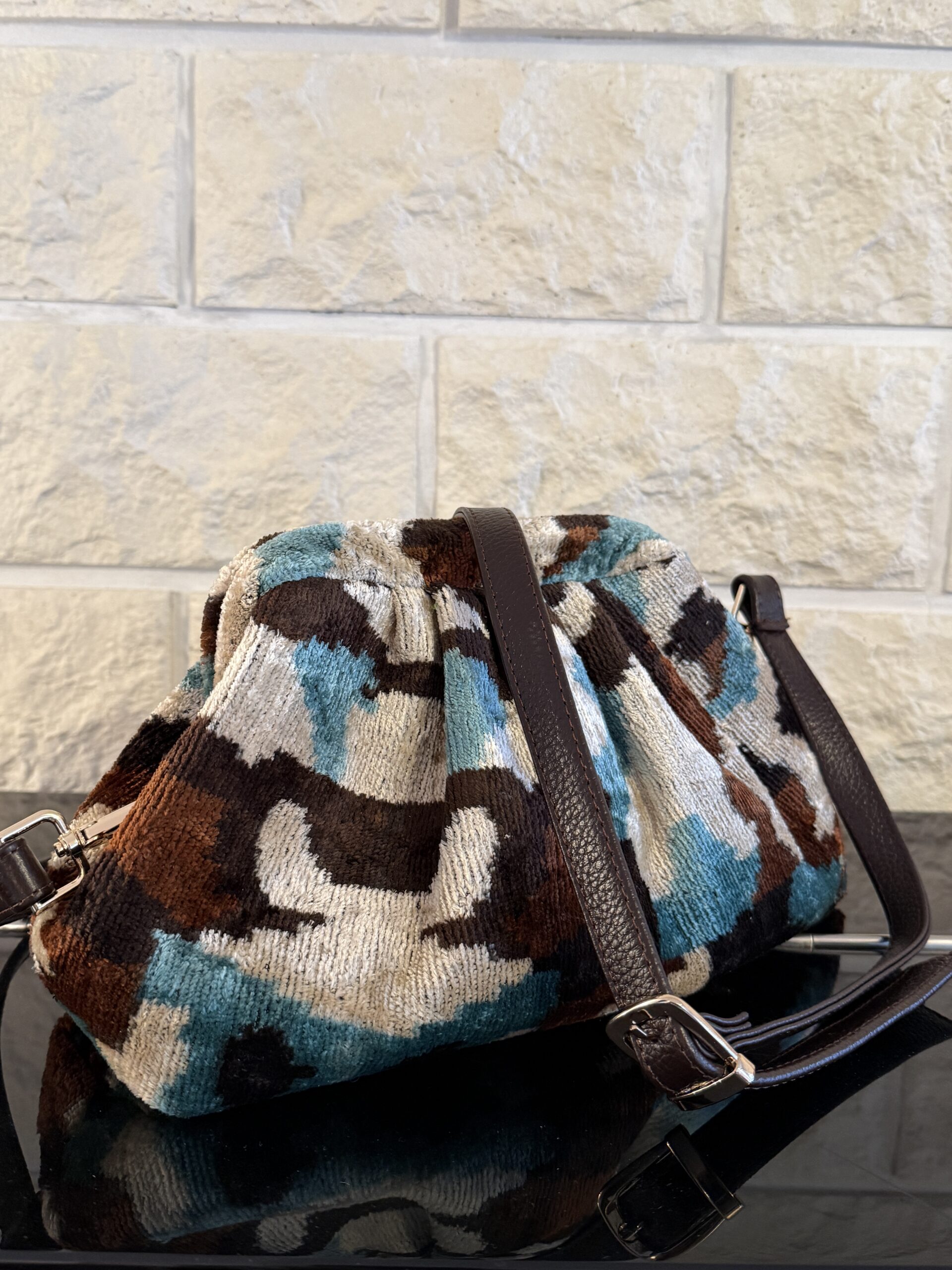 tasche aus samt mit leder